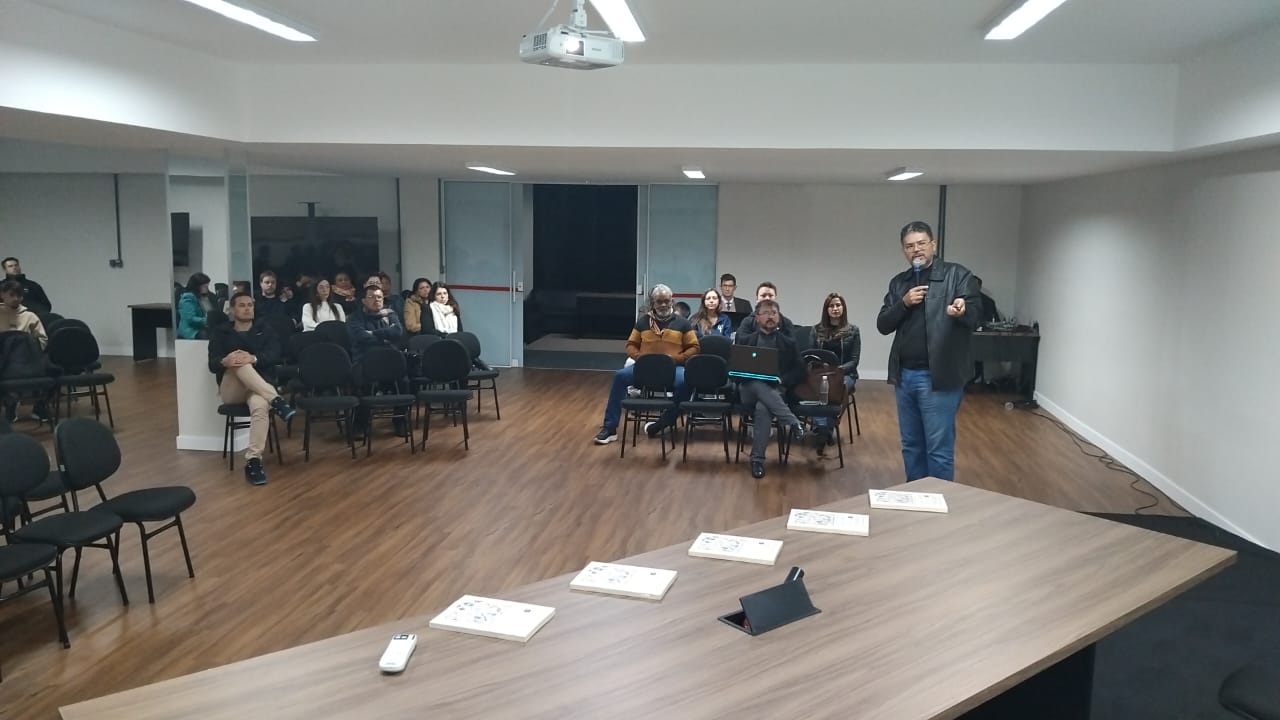 Palestra reúne comunidade acadêmica para discutir Jung e Afrocentrismo Palestra reúne comunidade acadêmica para discutir Jung e Afrocentrismo