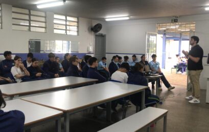 InovaLab promove conversa sobre inovação com alunos do ensino médio do Colégio Mahatma Gandhi