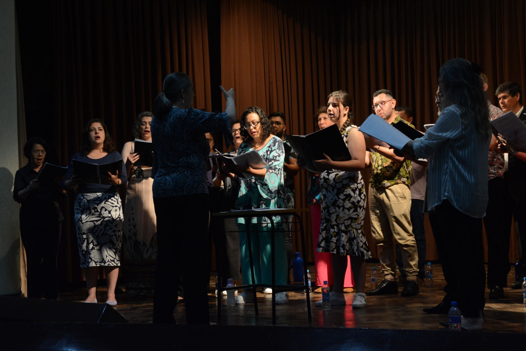 Espetáculo “Gracias a la vída” leva diversidade da música latina ao Câmpus de Irati