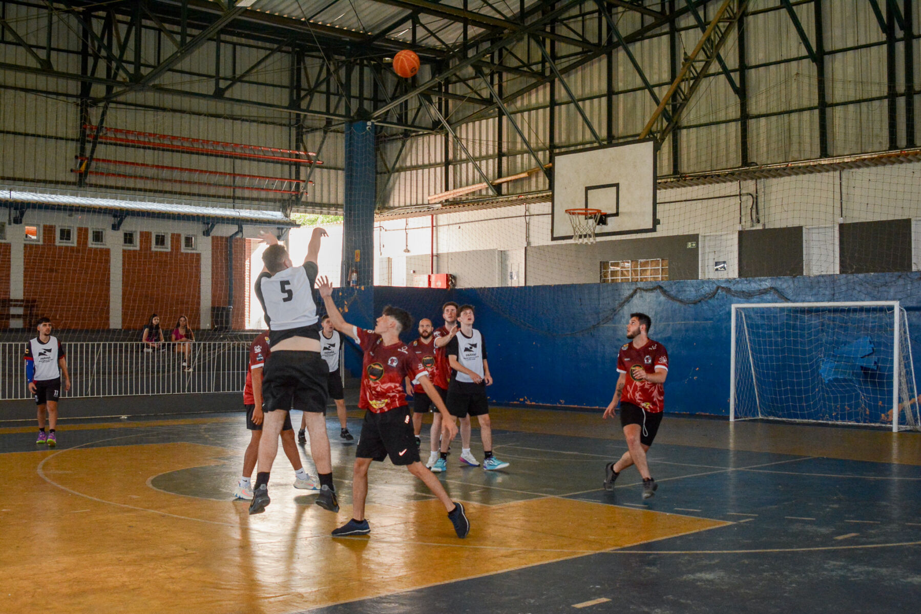 Jogos Universitários de Irati promovem o esporte e a integração entre acadêmicos da região