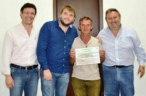 Novos alunos recebem certificados do programa Bom Negócio Paraná