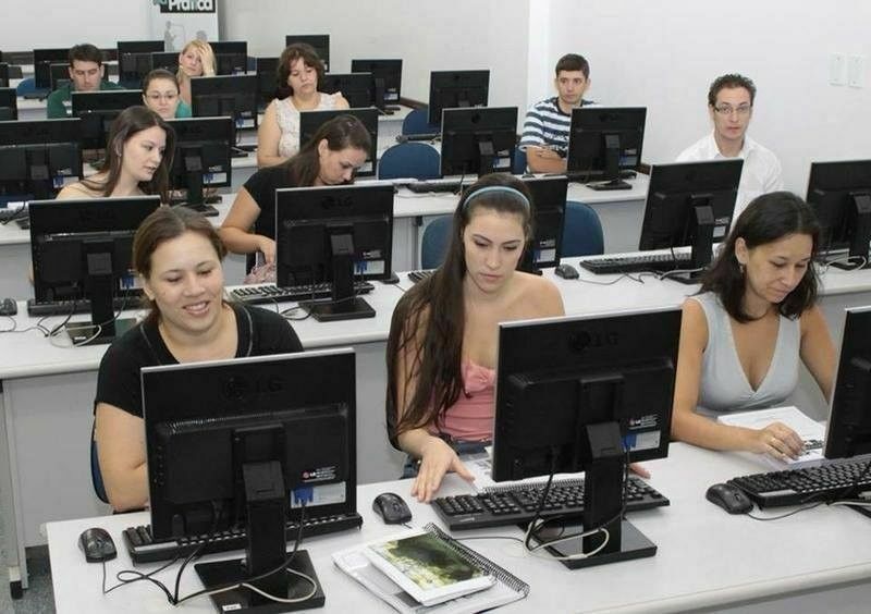 Universidade Aberta do Brasil implanta legenda e libras em videoaulas
