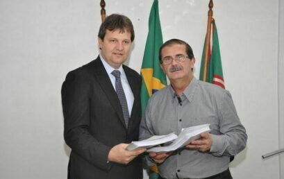 Unicentro faz a entrega dos projetos do curso de Medicina e Direito