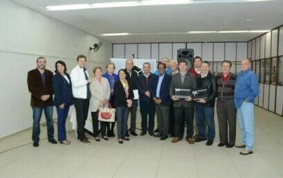 Reitoria e Direções realizam ato em alusão aos 25 anos da Unicentro