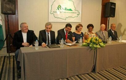 Unicentro presente na posse da diretoria do Instituto Histórico de Guarapuava