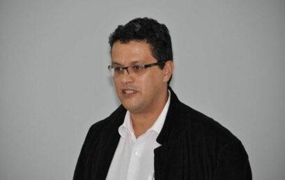 Professor da Unicentro recebe selos de reconhecimento da editora Elsevier