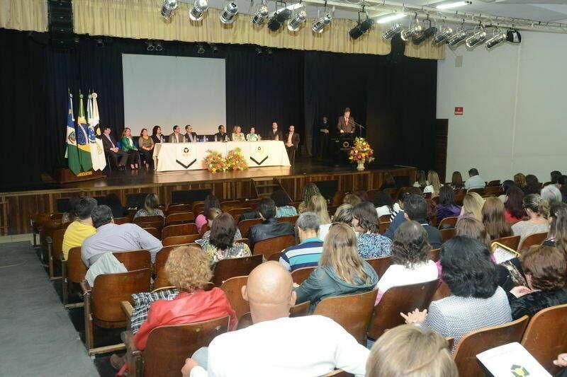 Unicentro sedia 17º Encontro de Secretários das IES do Paraná Unicentro sedia 17º Encontro de Secretários das IES do Paraná