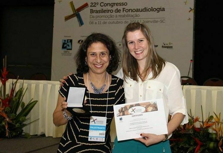 Professora da Unicentro recebe prêmio Excelência em Fonoaudiologia
