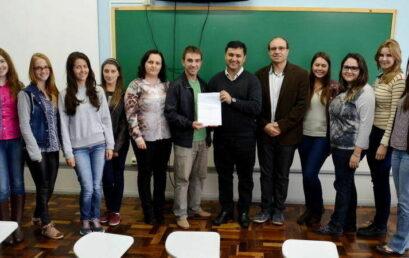 Alunos de Engenharia Ambiental entregam relatório para Prefeitura de Irati