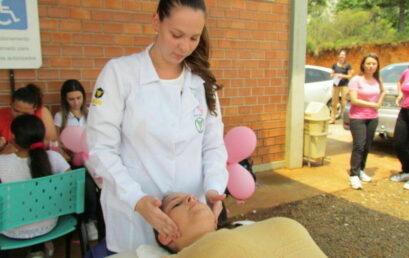 Acadêmicos de Fisioterapia promovem atividade alusiva ao Outubro Rosa