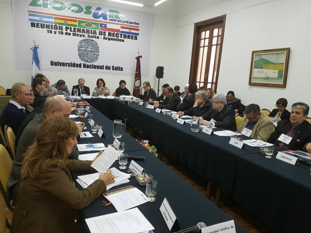 Unicentro participa, na Argentina, de reuniões de duas redes de cooperação internacional