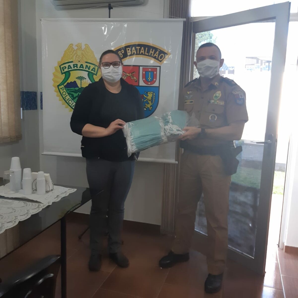 Unicentro repassa mais 900 máscaras cirúrgicas para Polícia Militar