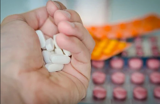 Farmácia Escola da Unicentro entregou quase 180 mil doses de medicamentos, em 2021