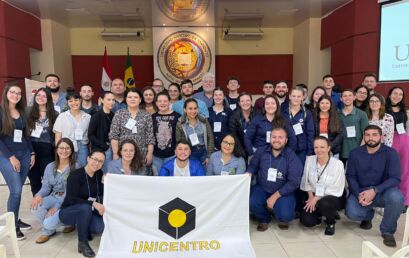 Estudantes da Unicentro apresentam pesquisas em universidade paraguaia