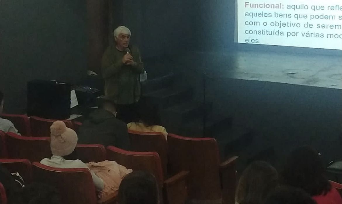 Patrimônio cultural é tema de palestra ministrada por professor argentino na Unicentro