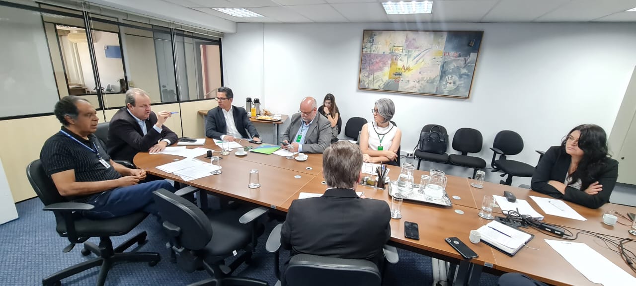 Apiesp e Seti discutem adesão à Prova Paraná Mais