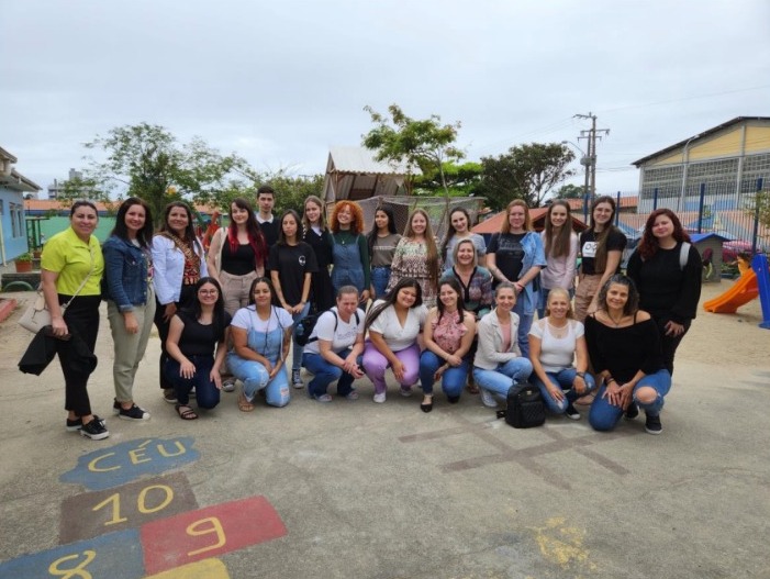Estudantes do curso de Pedagogia participam de visita pedagógica em Santa Catarina