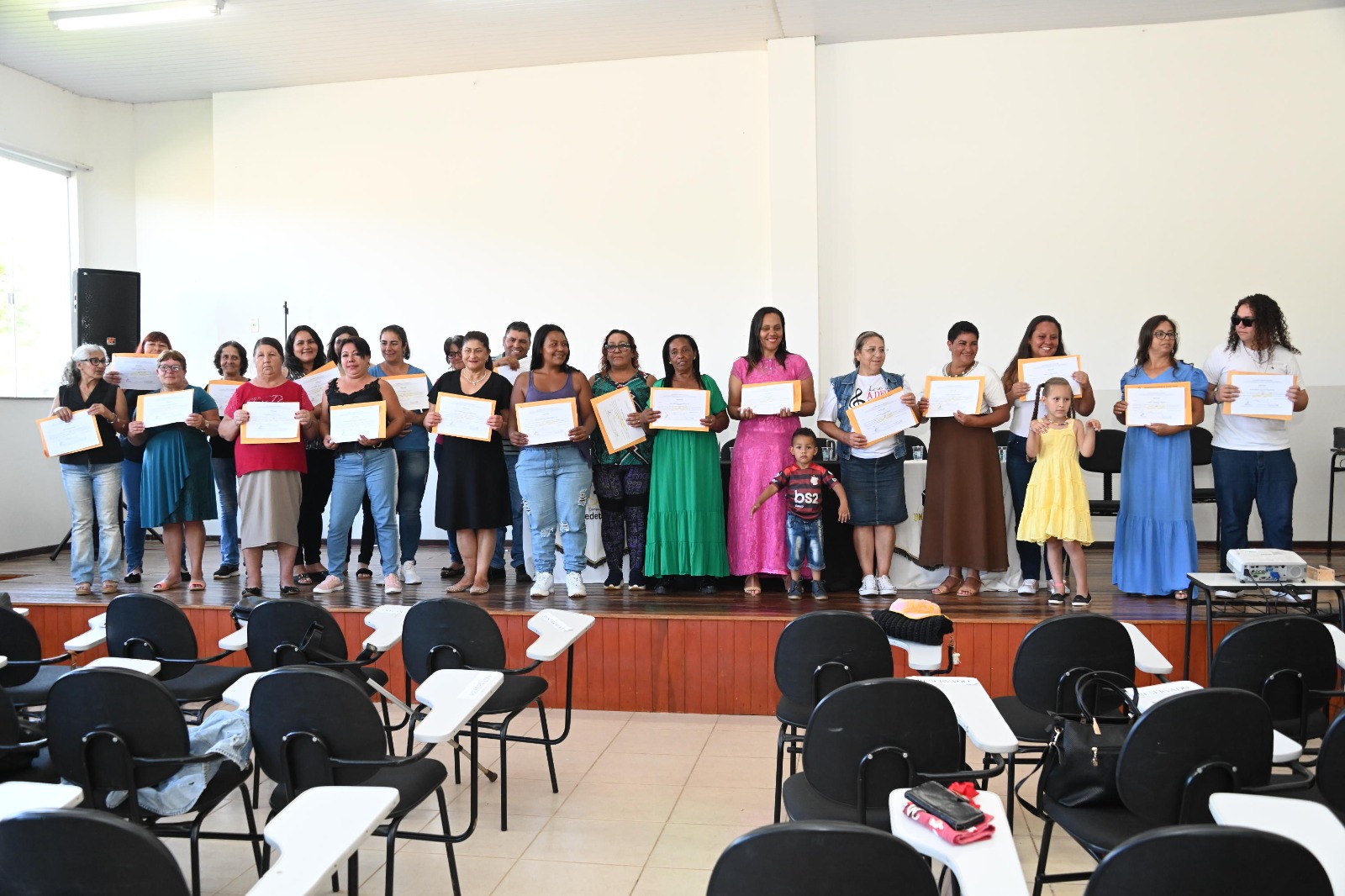 “Círculos de Cultura em Economia Solidária” entrega certificados da primeira turma