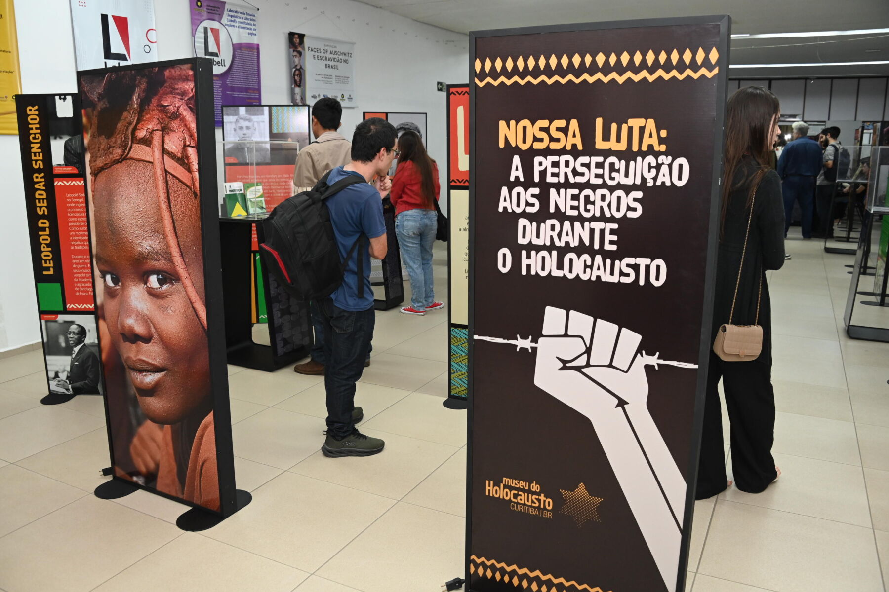 Unicentro recebe Exposição Itinerante do Museu do Holocausto de Curitiba “Nossa luta – a perseguição aos negros durante o Holocausto”