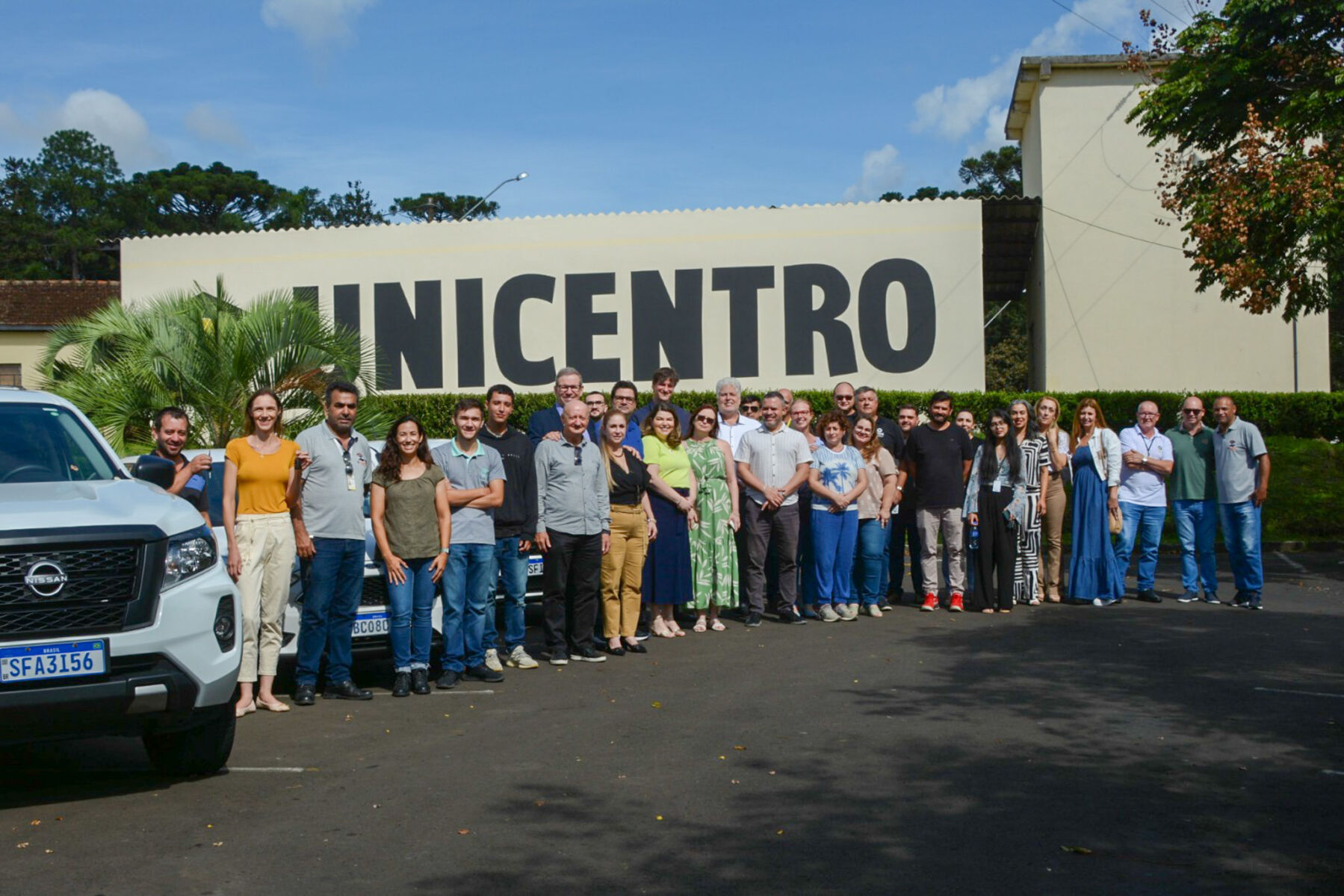 Reitoria da Unicentro entrega novos veículos para o Câmpus de Irati