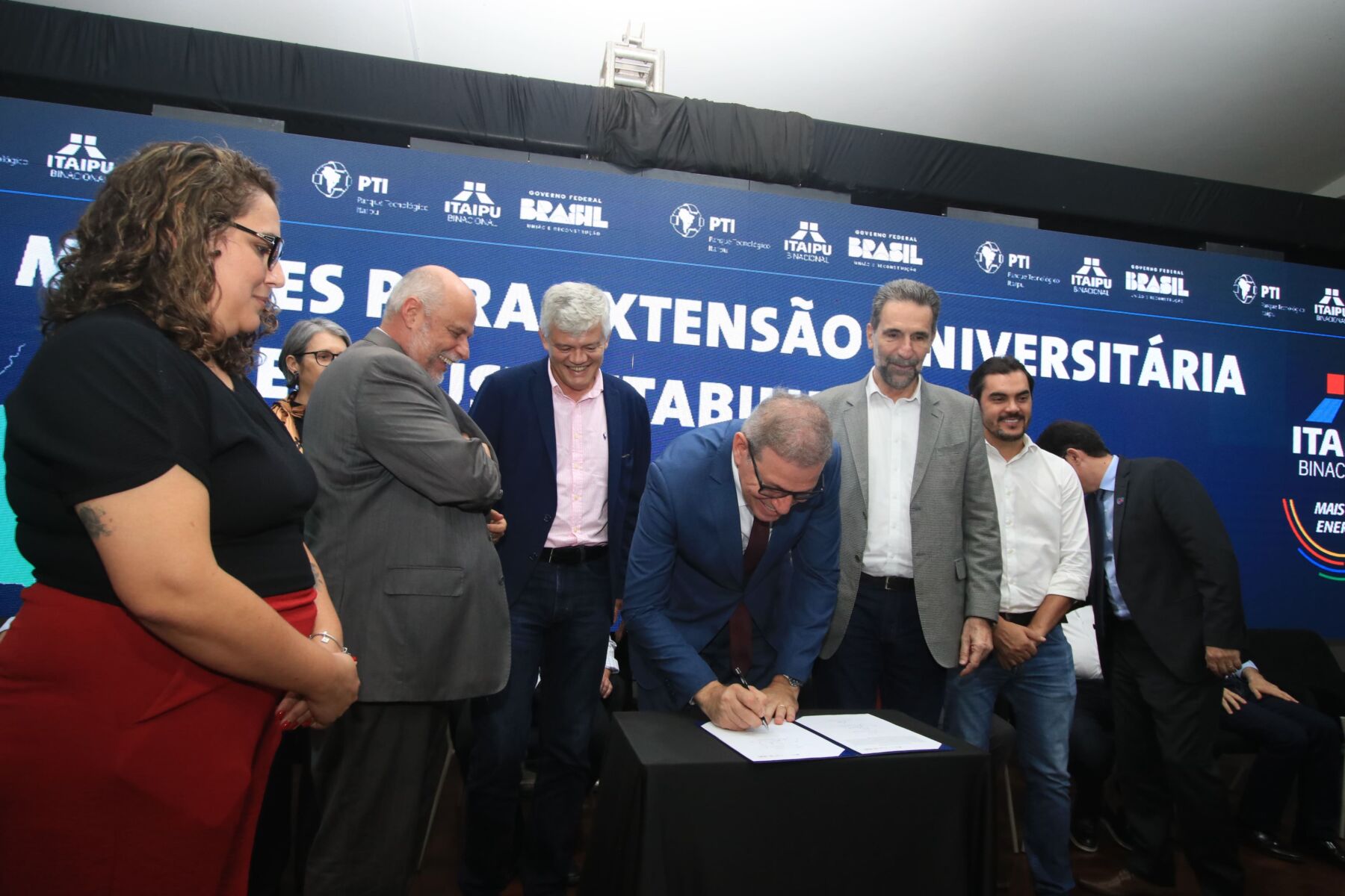 Unicentro assina parceria com Itaipu Binacional e Parque Tecnológico Itaipu