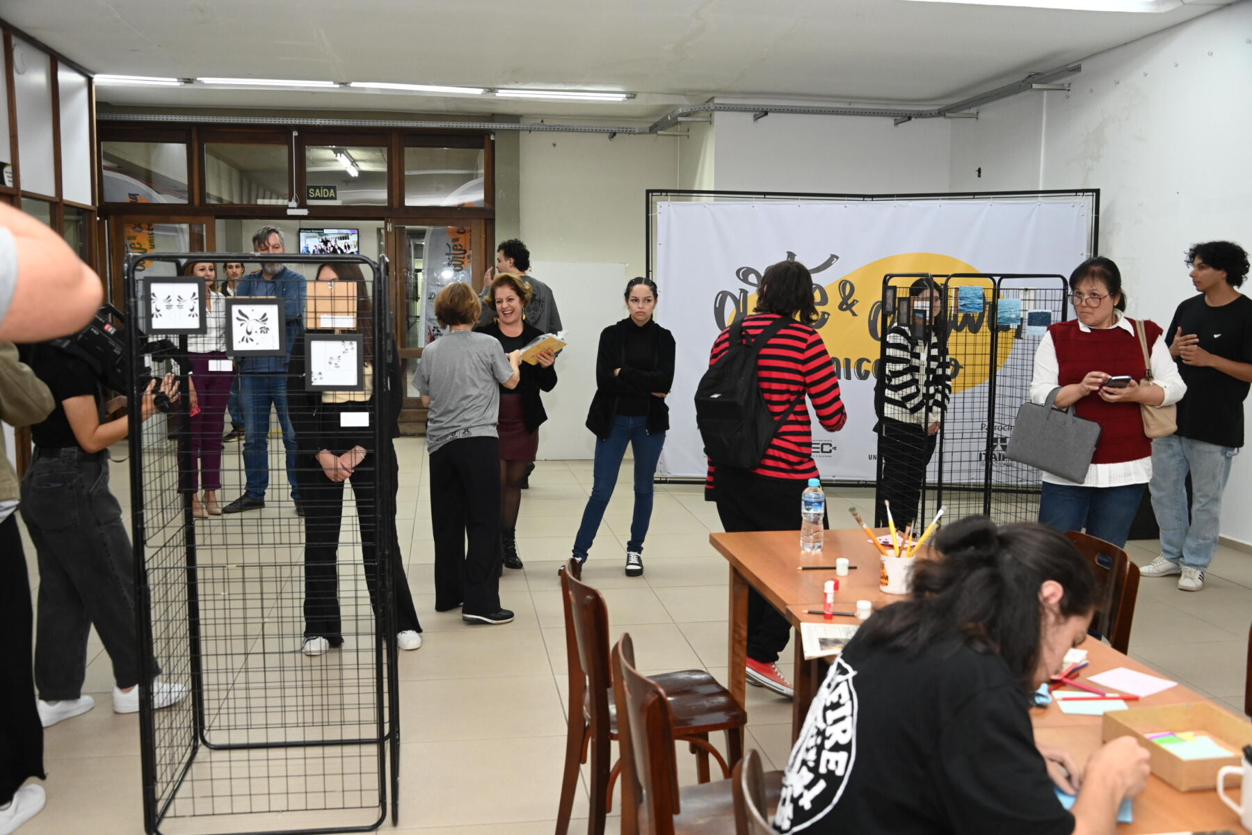 Abertura da exposição Arte² reúne comunidade acadêmica no Câmpus Santa Cruz