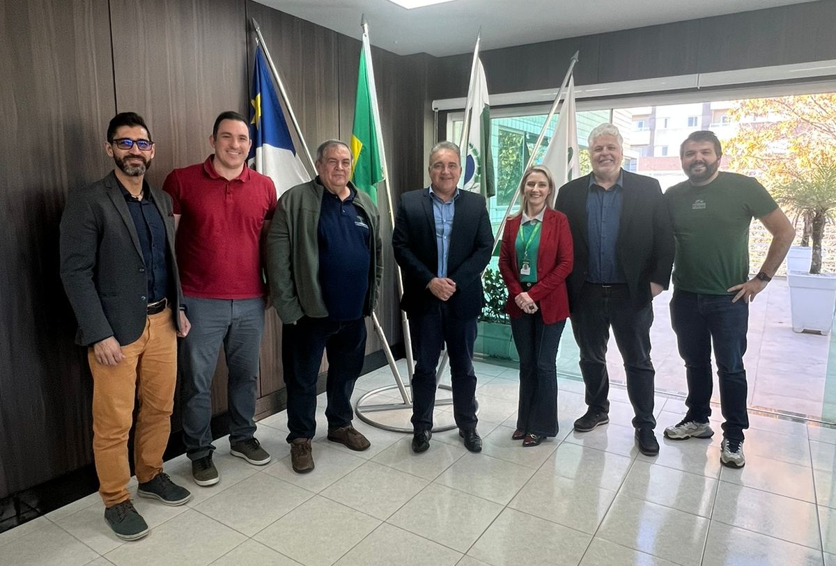 Vice-reitor da Unicentro reúne-se com Associação Comercial e Empresarial de Guarapuava para estreitar parcerias