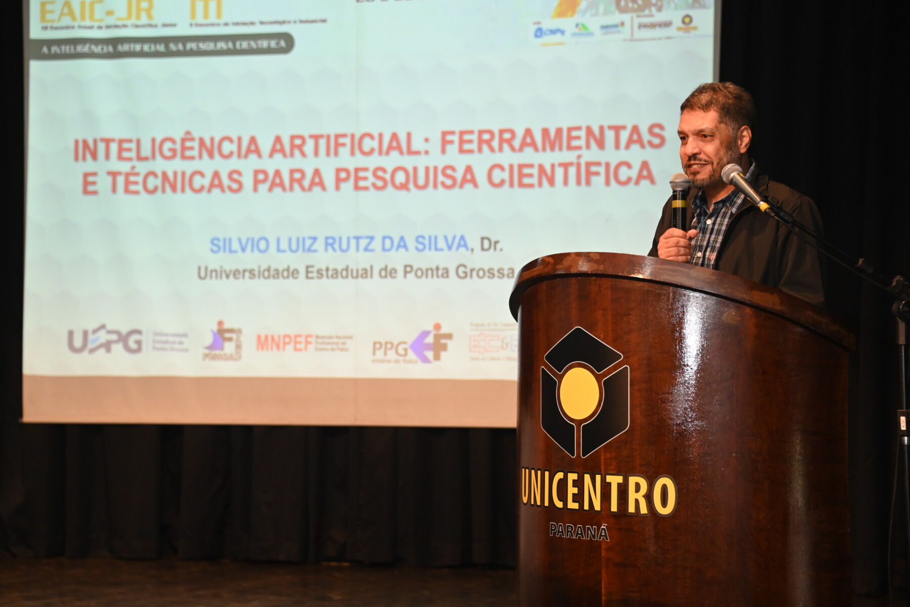 33º Encontro Anual de Iniciação Científica da Unicentro fortalece formação científica e acadêmica