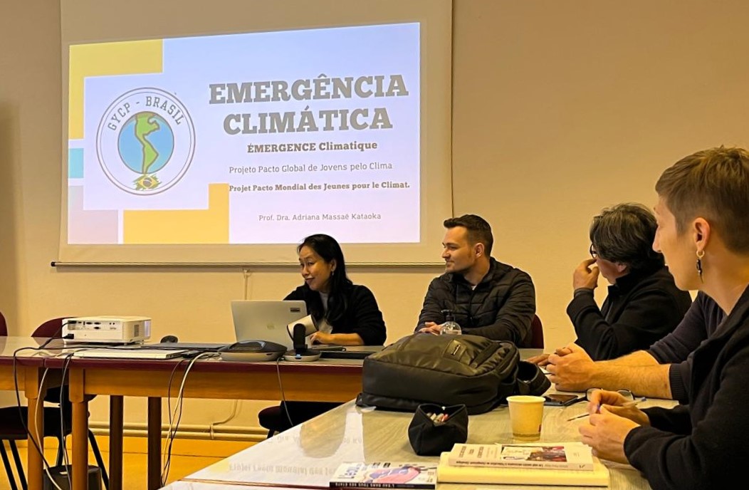 Delegação da Unicentro participa de evento na França