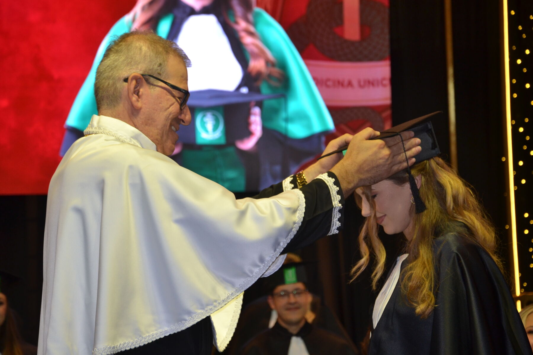 Unicentro celebra colação de grau da primeira turma de Medicina