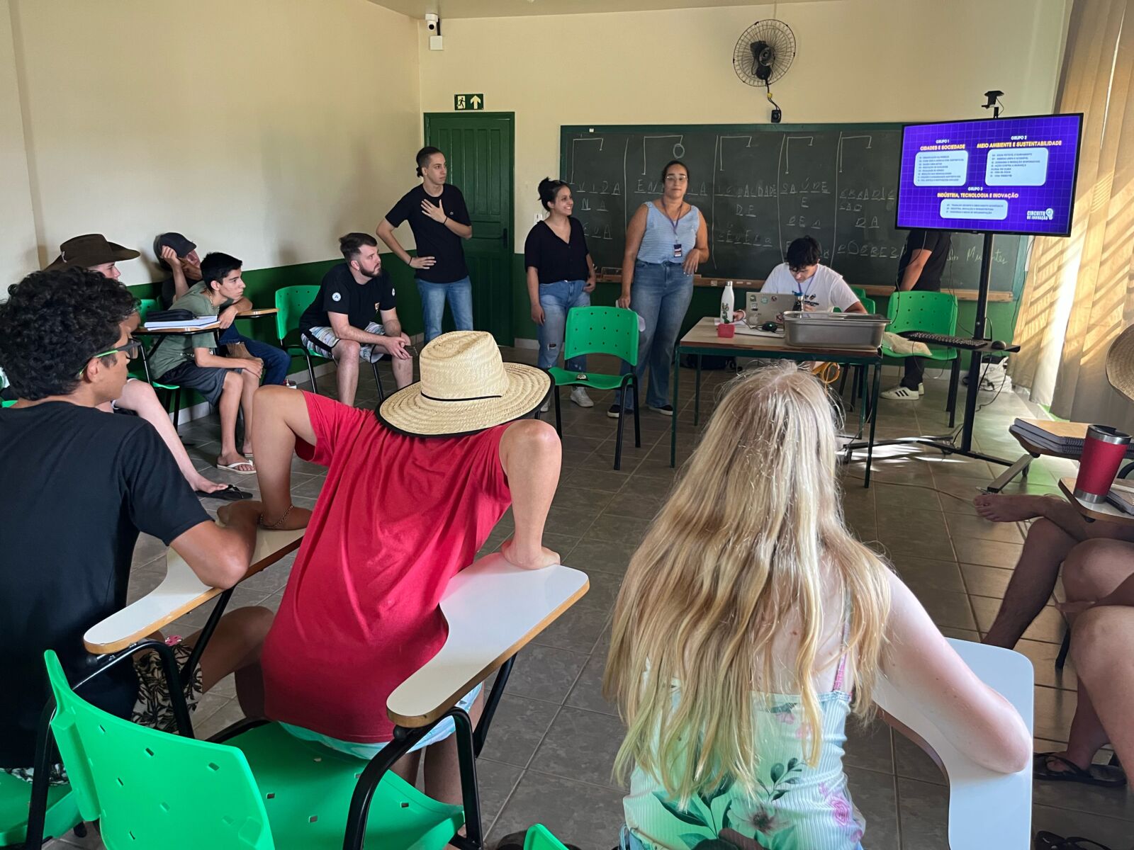 Estudantes de escola rural de Cândido de Abreu participam de Circuito de Inovação