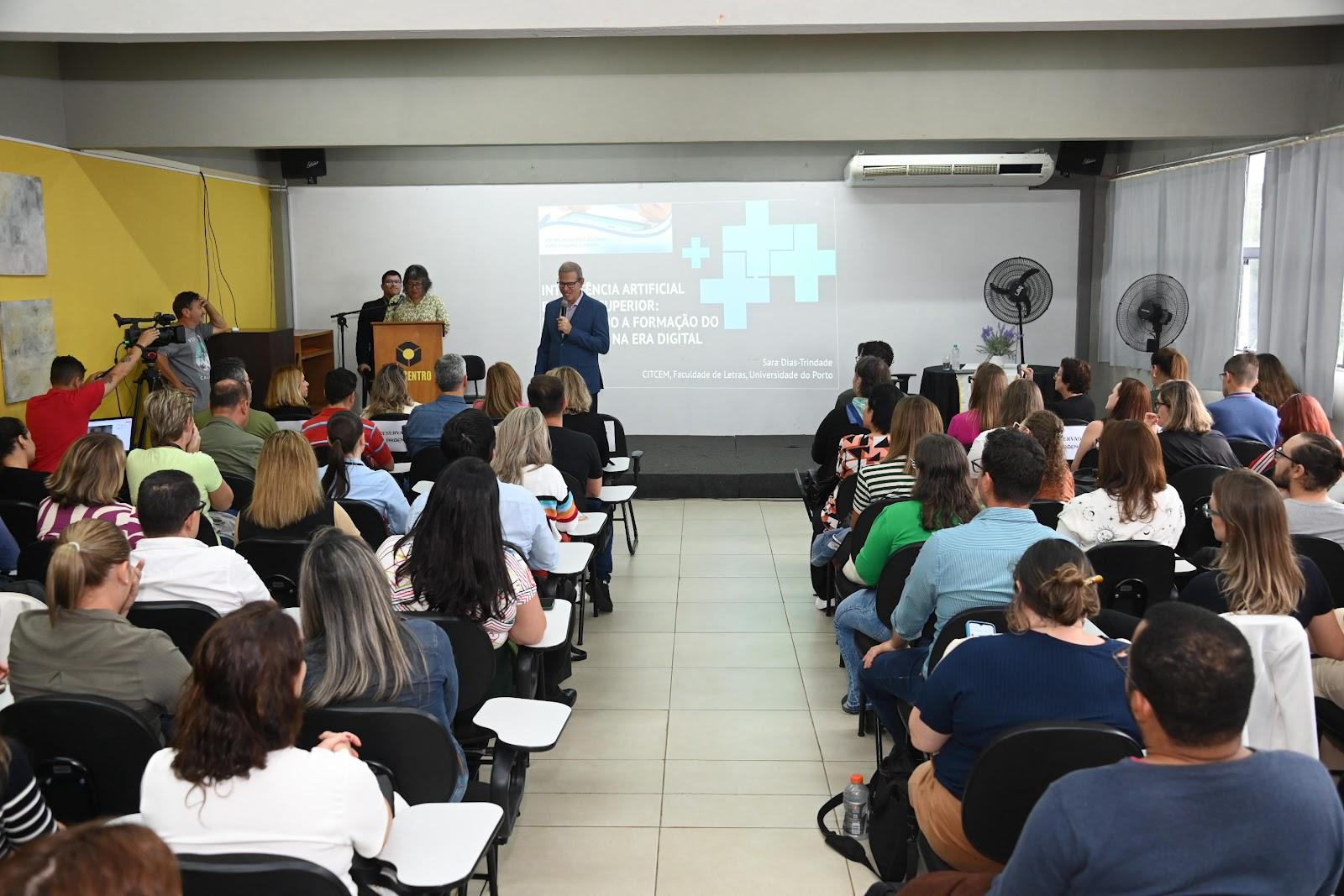 Unicentro recebe 1º Simpósio Internacional Tecnologias Internacionais para Ensino Superior