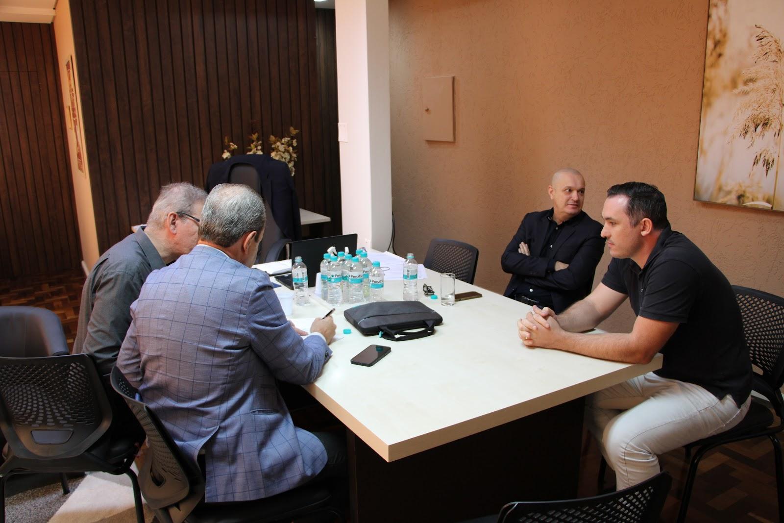 Unicentro e UFFS apresentam cinco novos projetos sobre a semente de seringueira à Seti