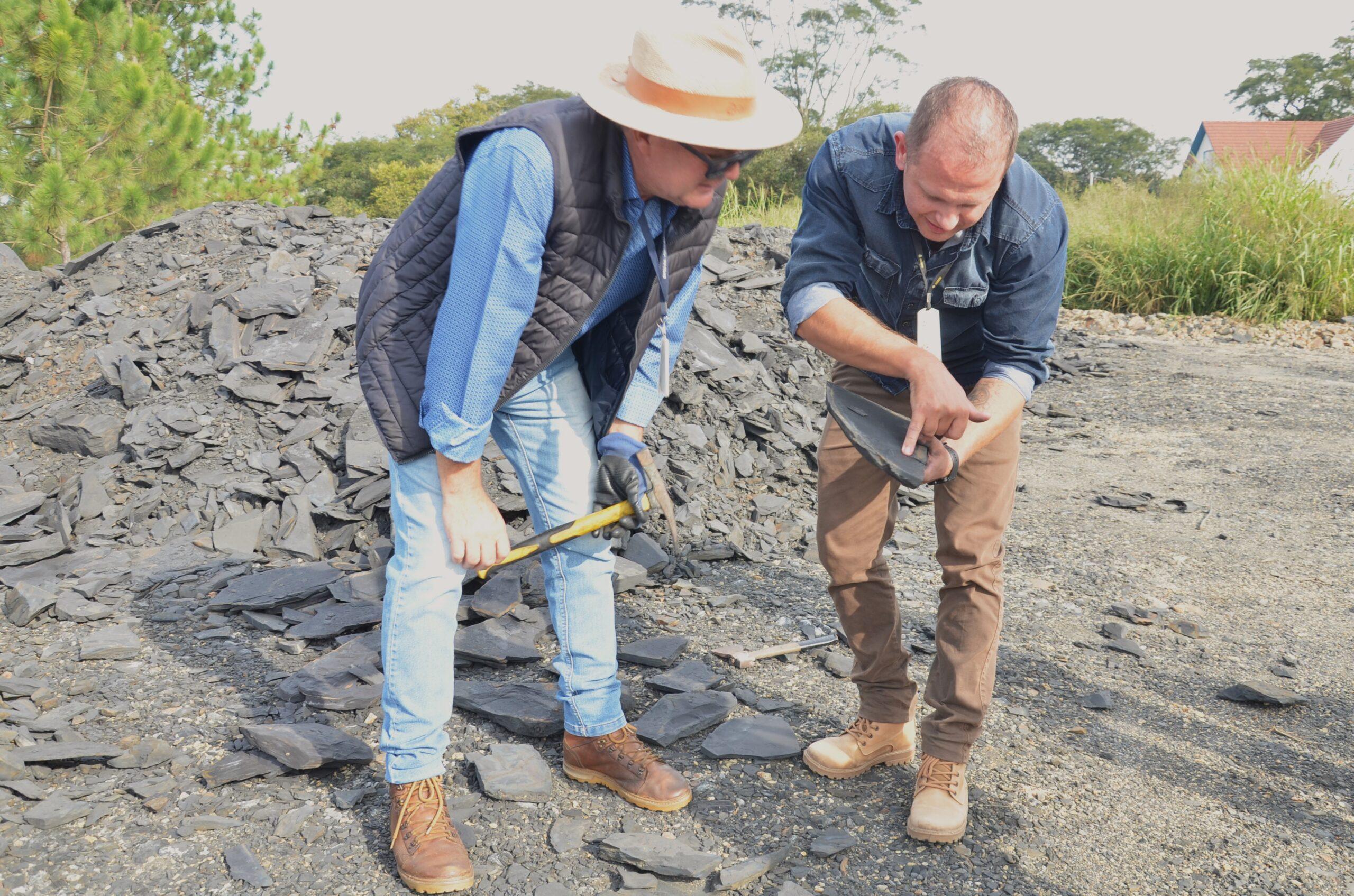 Pesquisadores da Unicentro coletam fósseis de Mesosaurus em Irati