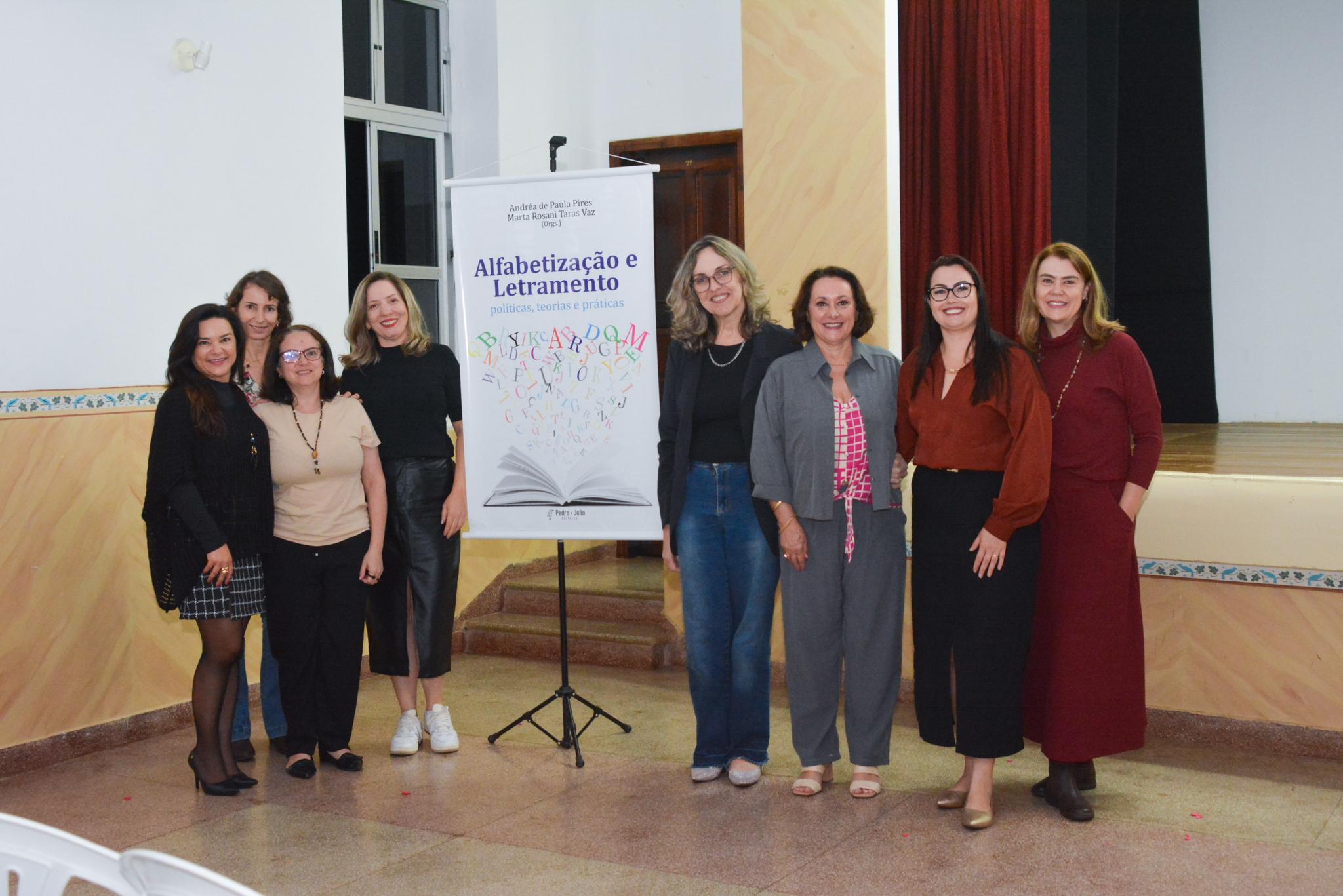 Curso de Pedagogia lança livro sobre alfabetização no Câmpus Avançado de Prudentópolis