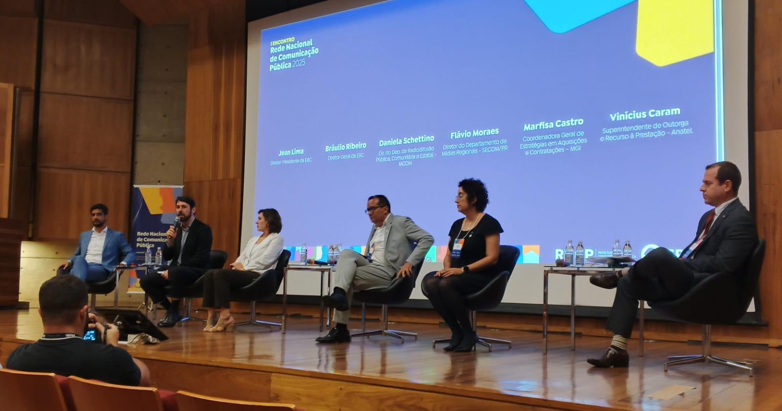 Unicentro fortalece vínculo com rede nacional ao participar de Encontro de Comunicação Pública
