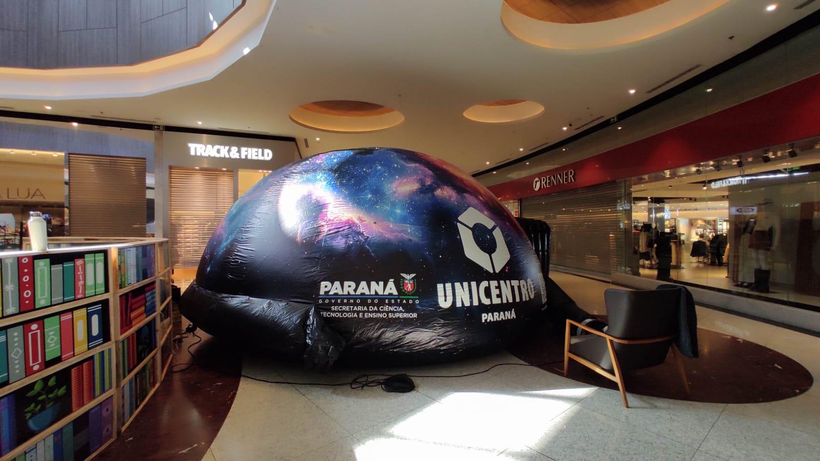 Planetário da Unicentro em exposição no Shopping Cidade dos Lagos