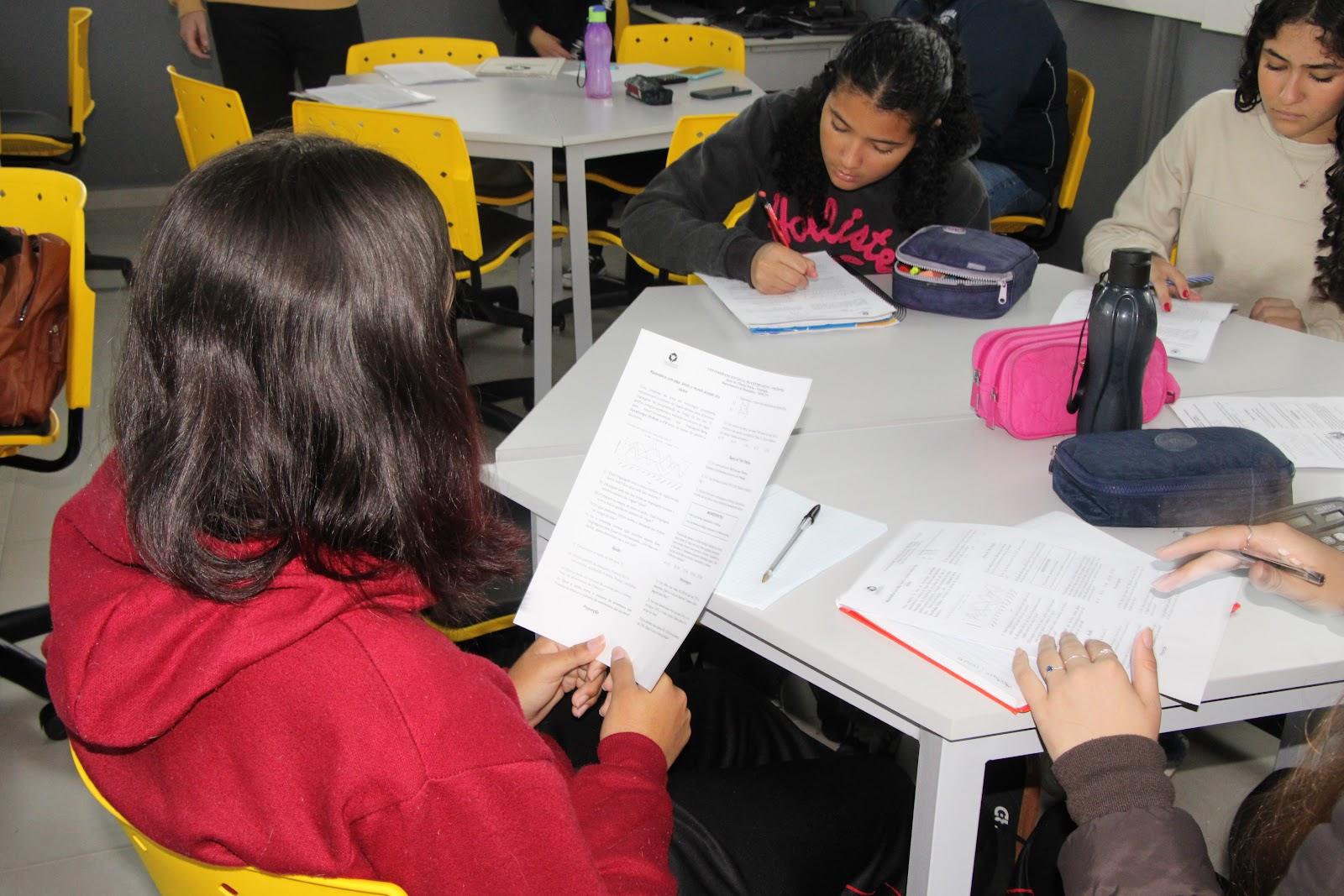 “Matemática com Elas” promove formação para alunas do ensino médio