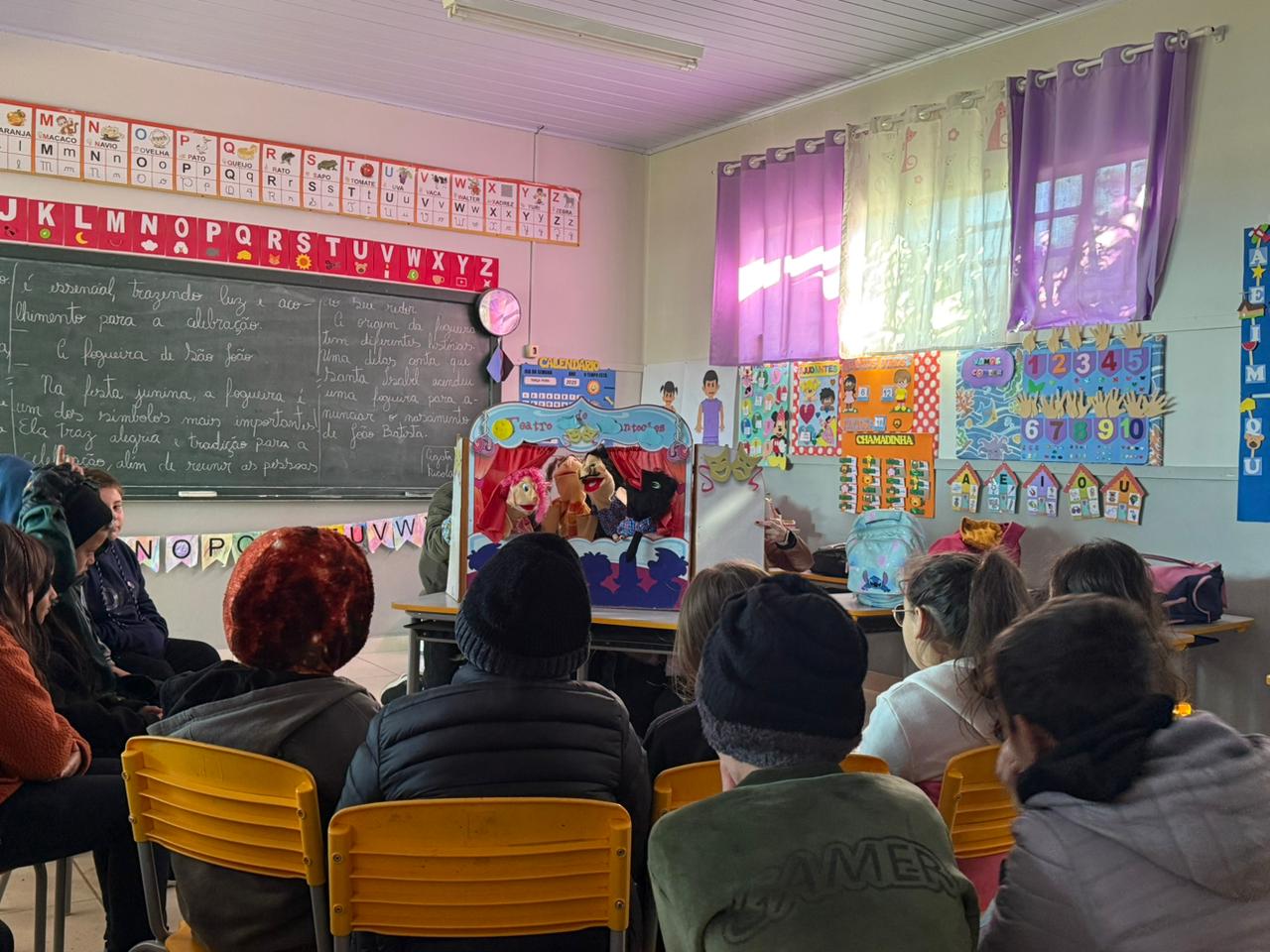 Acadêmicos dos cursos de Saúde da Unicentro fazem oficinas em escolas de Irati