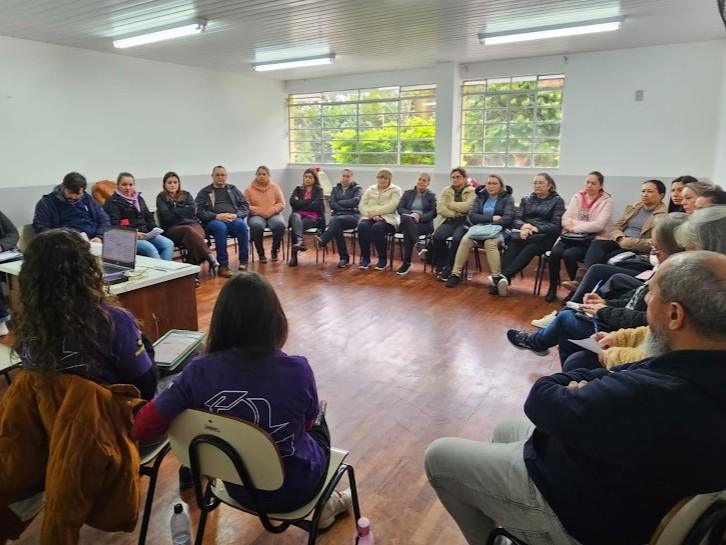 Estudantes da Unicentro levam debates sobre equidade a centenas de profissionais de saúde da região de Irati