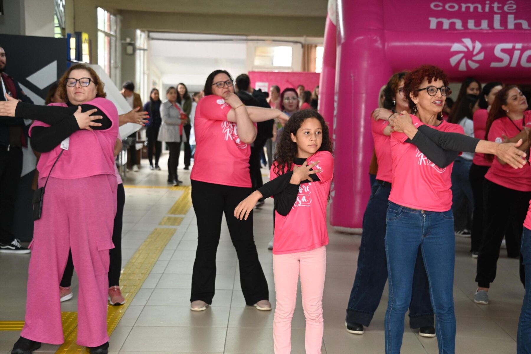 Proae promove manhã de conscientização e cuidado no Outubro Rosa da Unicentro