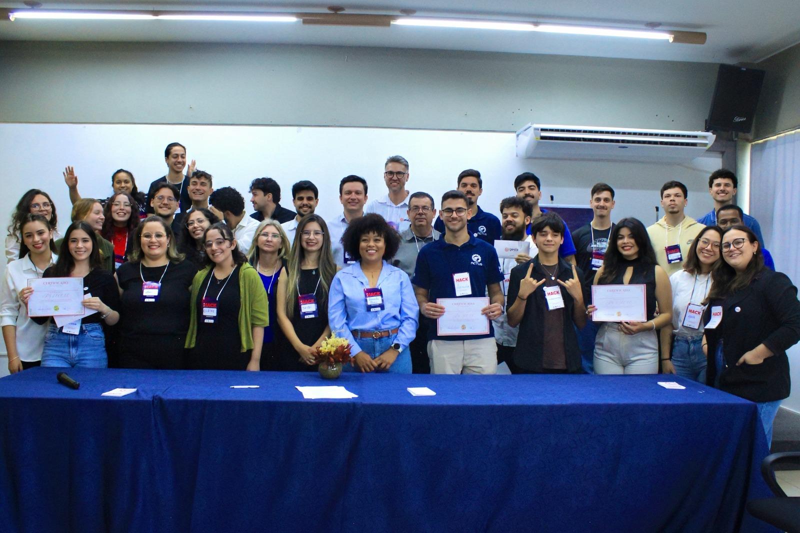 InovaHack impulsiona inovação e conecta universidade e indústria em Guarapuava