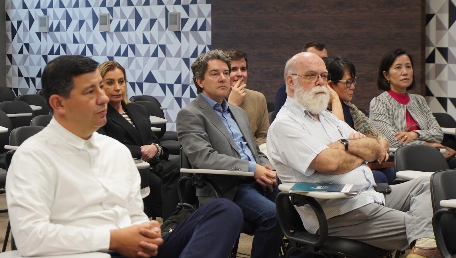 Unicentro sedia 1º Fórum dos Cursos de Medicina das Universidades Estaduais do Paraná