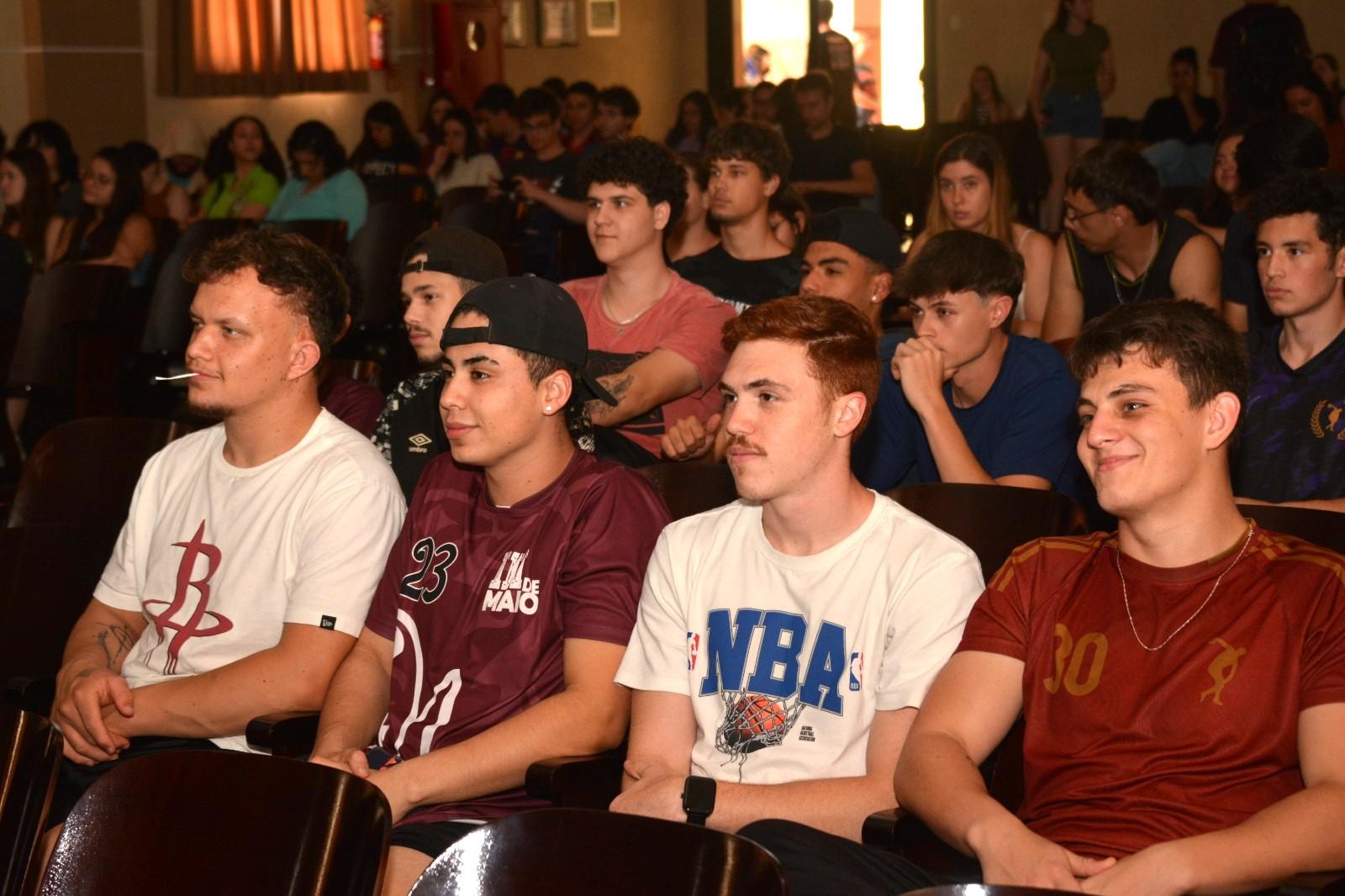 34º EAIC inicia com palestra sobre ética na escrita científica e apresentações do EAIC-Júnior