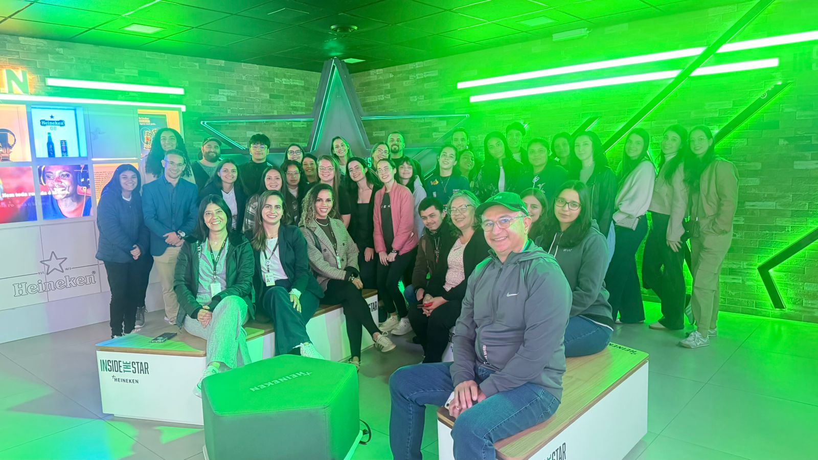 Acadêmicos da Unicentro realizam visita técnica à fábrica da Heineken em Ponta Grossa