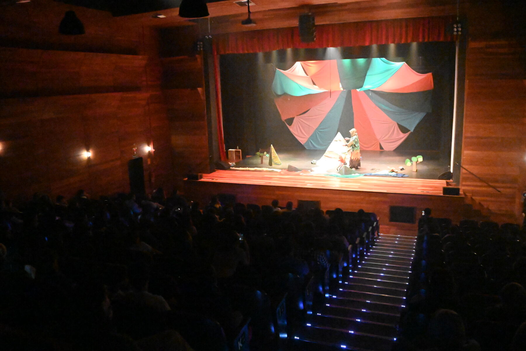 39º Encontro de Arte Folclórica da Unicentro é encerrado com apresentações teatrais