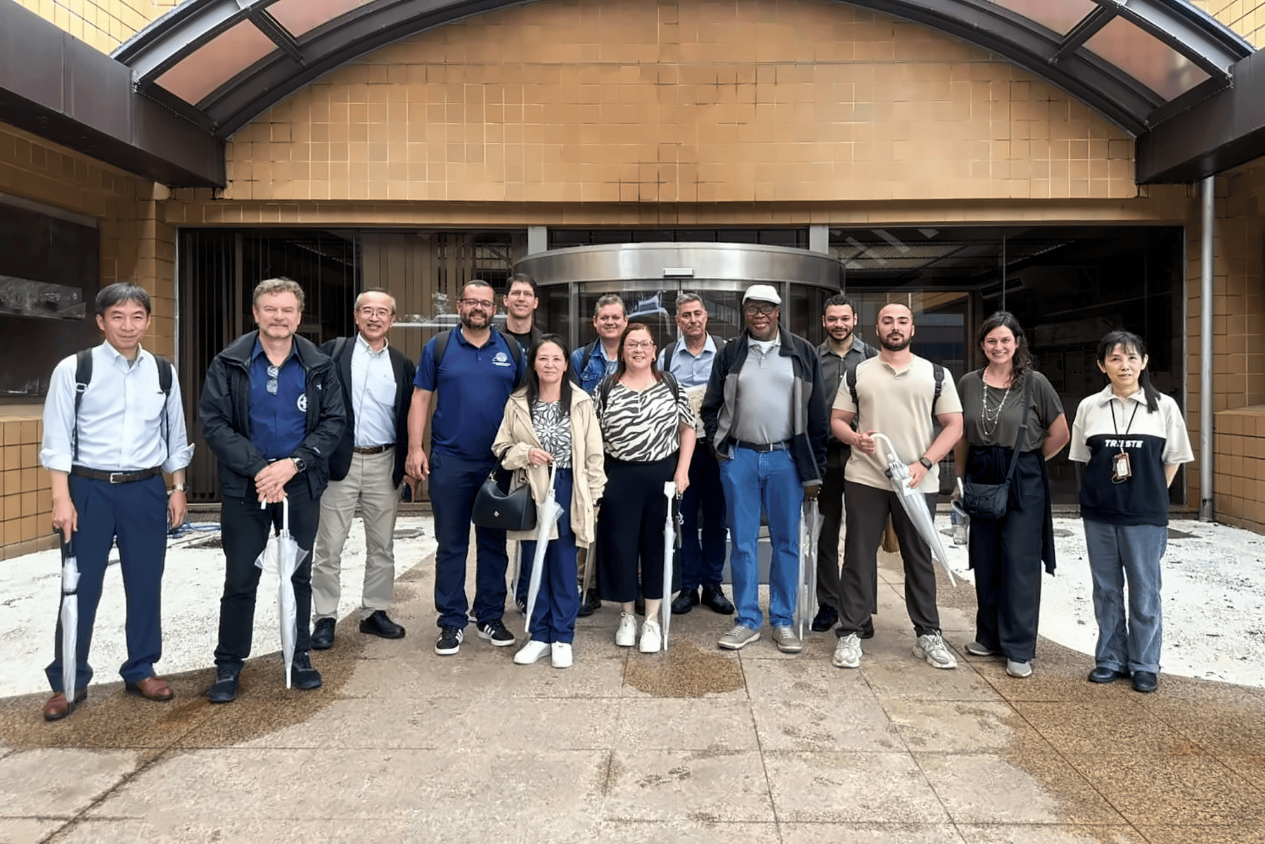 Grupo conheceu estruturas de pesquisa, ensino e inovação, identificando possibilidades de projetos e colaborações.