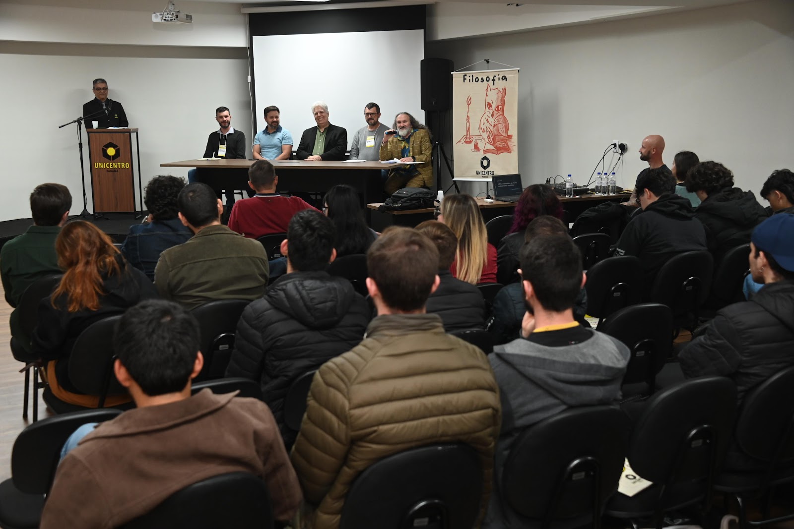 Semana de Filosofia celebra 25 anos do curso na Unicentro